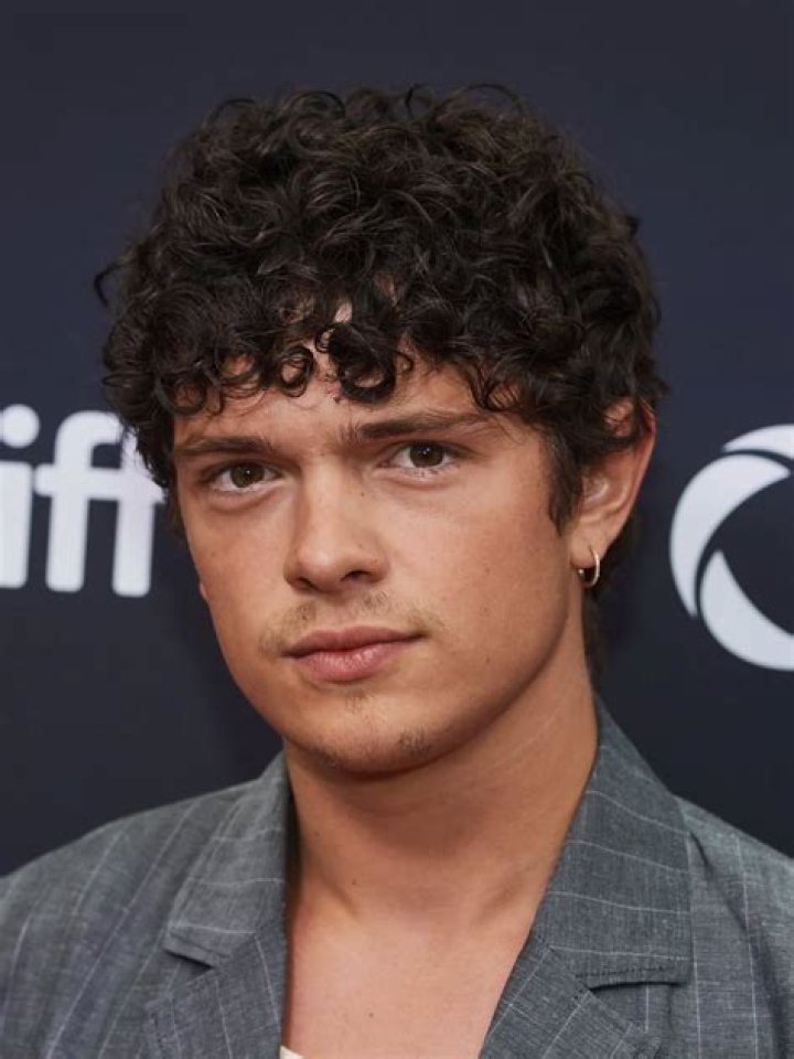 Discover Noah Jupe's Height And Its Significance