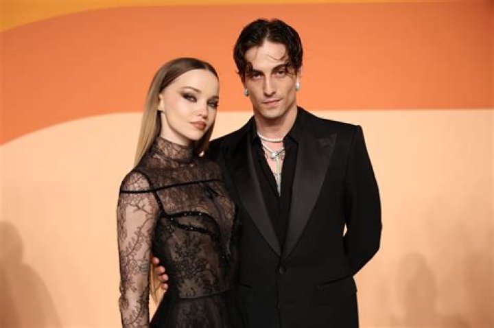 Dove Cameron's Love Life: Who's She Dating?
