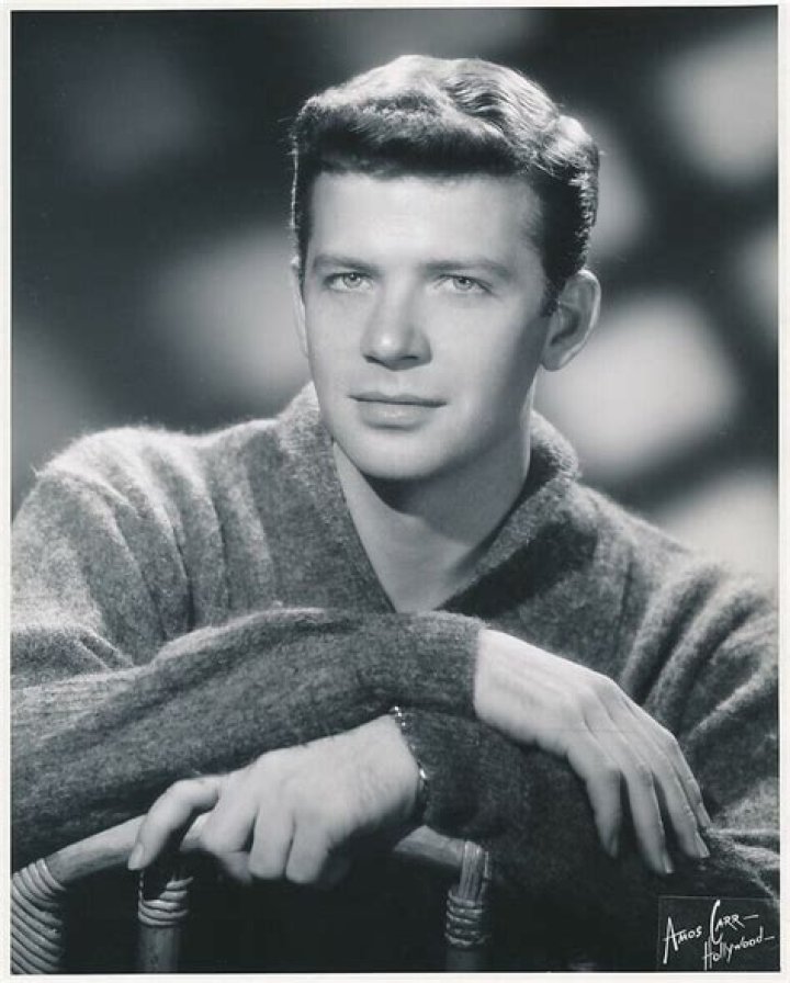 Robert Reed Young