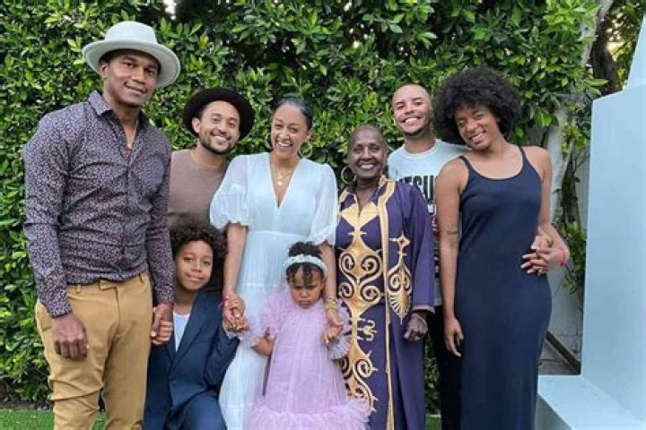 Uncover The Inspiring Saga Of Tamera And Tia Mowry: Family, Fame, And Philanthropy