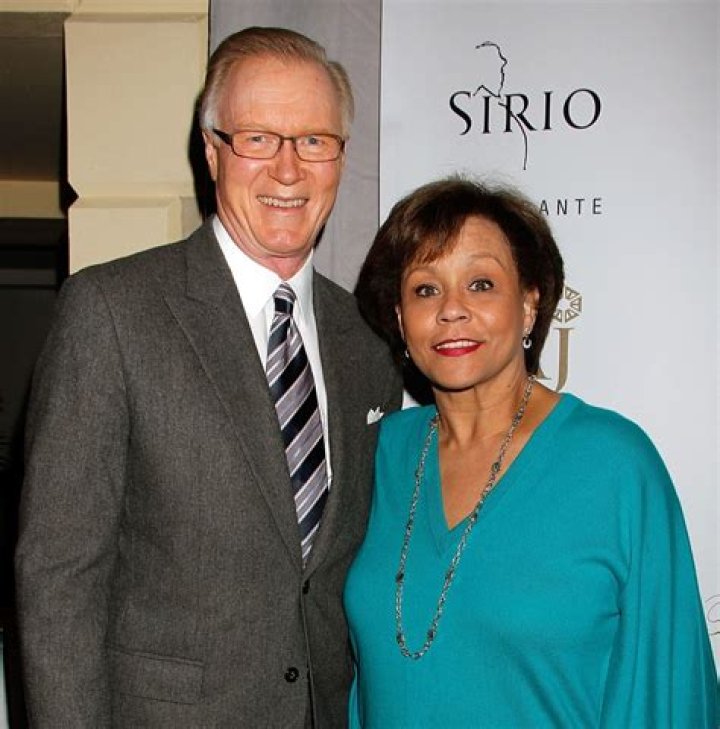Unveiling The Truth: "Is Sue Simmons Married"